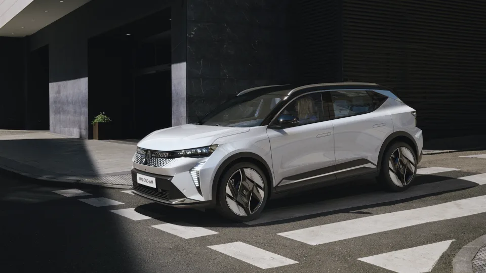 Galimybė pasidovanoti išskirtinę kalėdinę dovaną: prasideda naujojo „Renault“ elektromobilio užsakymai, paaiškėjo jo kaina