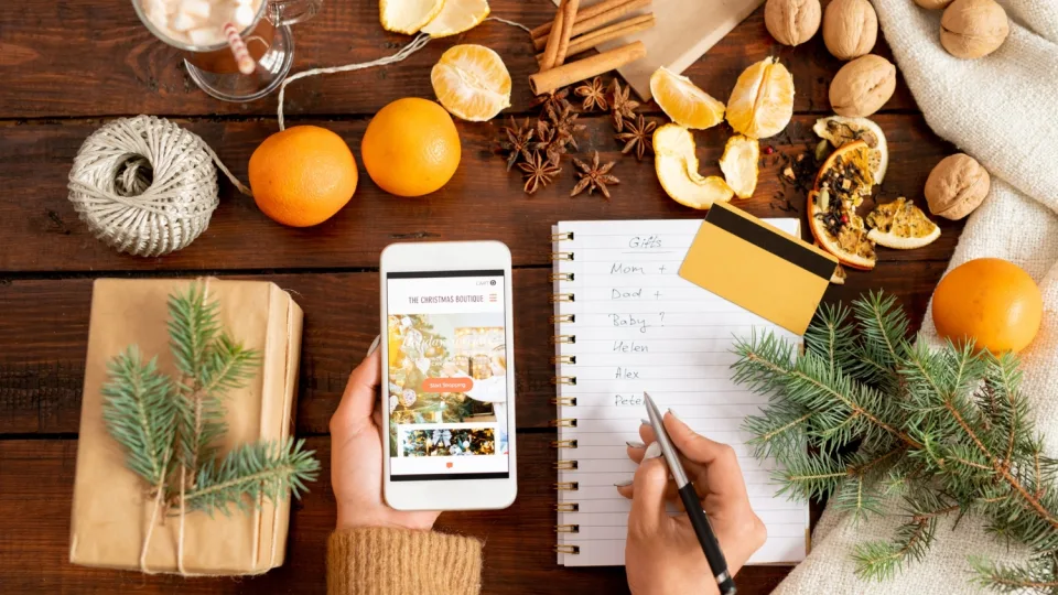 Dovanų grąžinimų cunamis po Kalėdų: kas nutinka tūkstančiams siuntų vos pasibaigus šventėms?