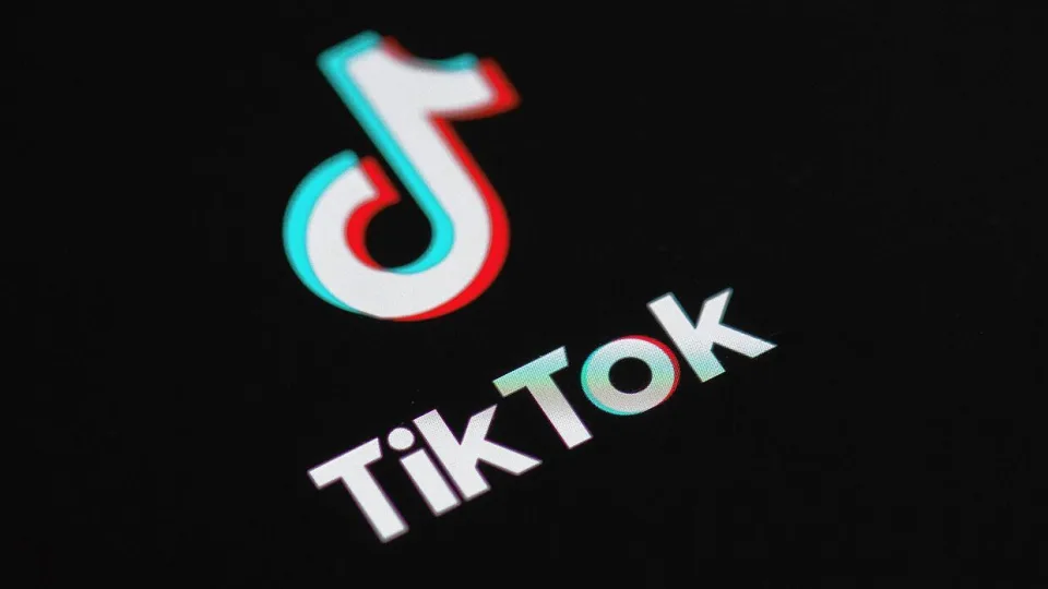 Reaguoti turėtų kiekvienas „TikTok“ vartotojas: netrukus ši programėlė gali būti visiškai uždrausta, sužinokite, kaip tai palies lietuvius