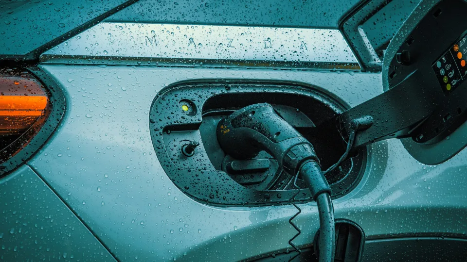 2023 metai – elektromobilių rinkos lūžio metai Lietuvoje: įsigyti ir eksploatuoti elektromobilį Lietuvoje tampa vis lengviau