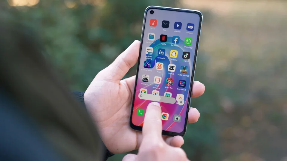 Apsaugokite banko sąskaitose esančius pinigus: šią informaciją privalo žinoti kiekvienas telefono turėtojas, plinta katastrofines pasekmes sukelti galintis virusas