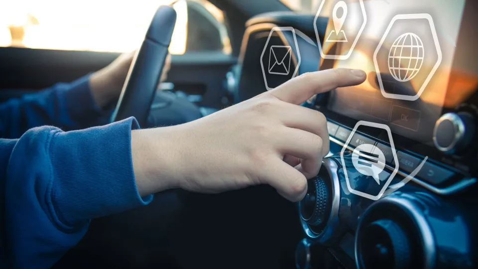 Evoliucionuoja ne tik automobiliai, bet ir jų rakteliai: netrukus juos galėsime išmesti į šiukšlių dėžę, ateityje juos galime turėti net ir po savo oda
