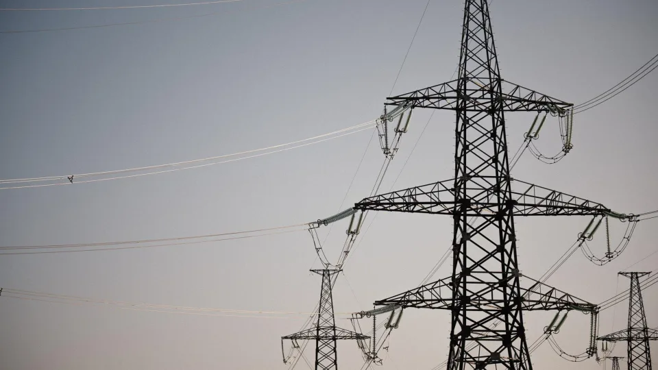 „Litgrid“ pabaigė 8 sinchronizacijos projektą: elektros perdavimo tinklą sustiprino nauja valdymo sistema