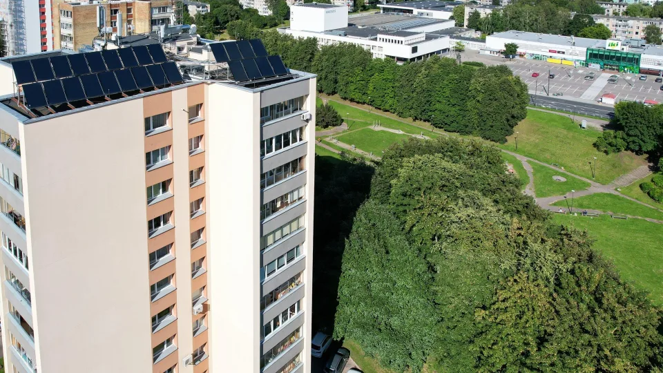 Siunčiamas raginimas tiems, kurie svarsto apie daugiabučių renovaciją: siekiantiems A energinės klasės liko mėnuo pateikti paraiškai