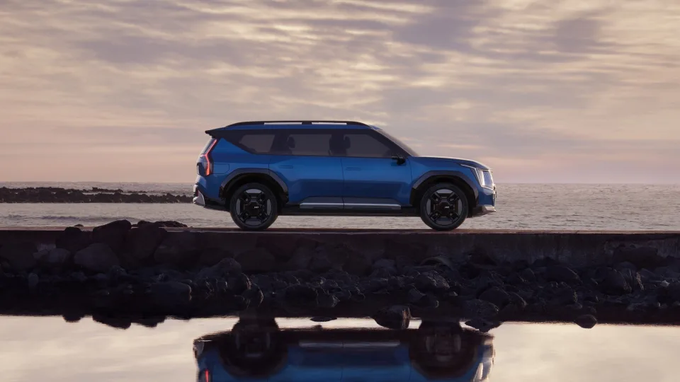 Nuo vienatūrio iki elektrinio SUV: kaip pasikeitė šeimos automobiliai?