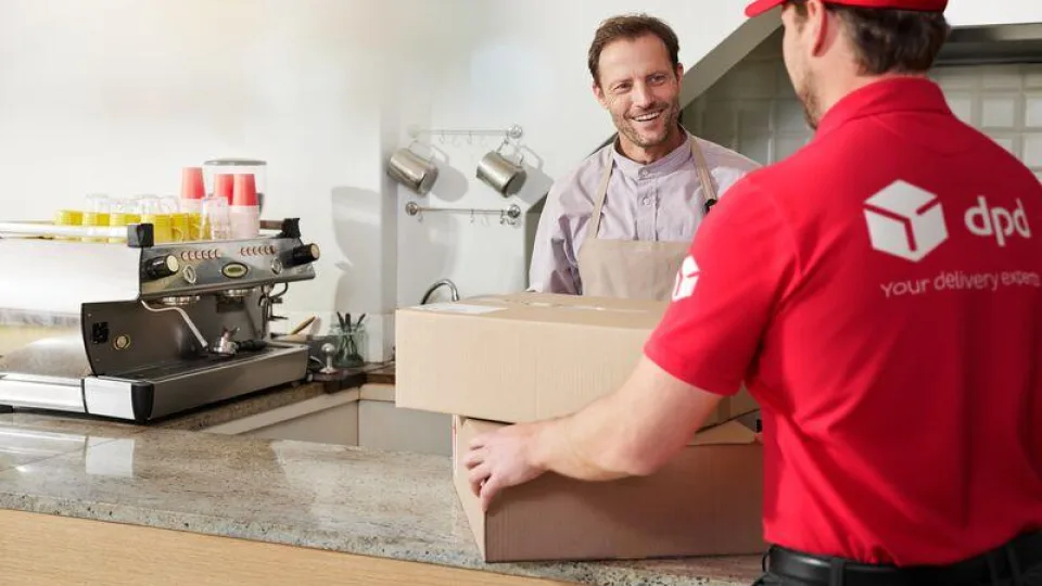 Lietuviai jau keičia prekybos taisykles: paštomatų populiarumas pasiekė lūžio tašką, kas laukia toliau?