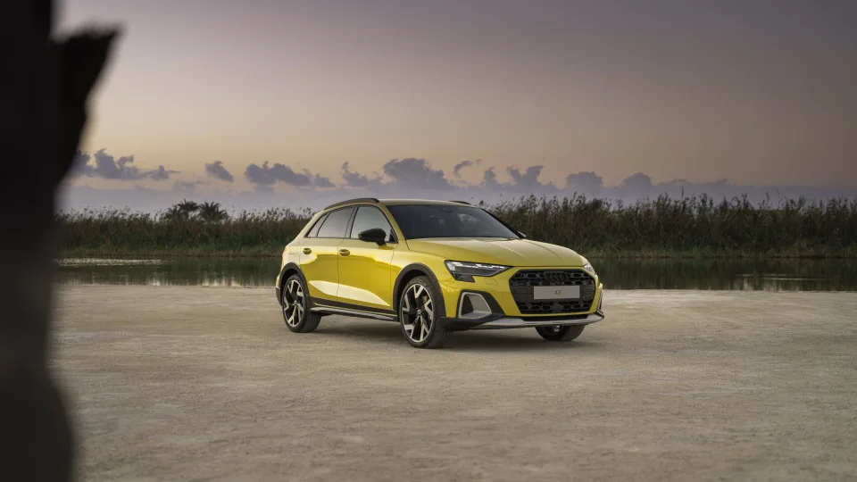 Pristatytas naujasis „Audi A3 allstreet“: progresyvus kompaktiškas modelis debiutuoja ir kaip krosoveris