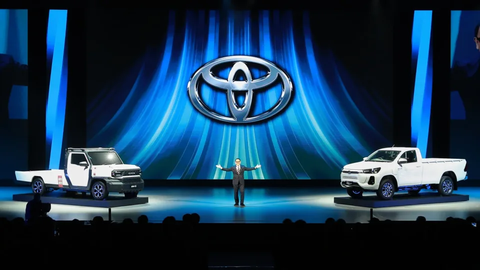 Japonijos automobilių milžinė ruošiasi atnaujinti kultinį savo modelį: daugelio pamėgtas „Hilux“ turėtų sulaukti ir elektrinės versijos, aiškėja, kada tai įvyks