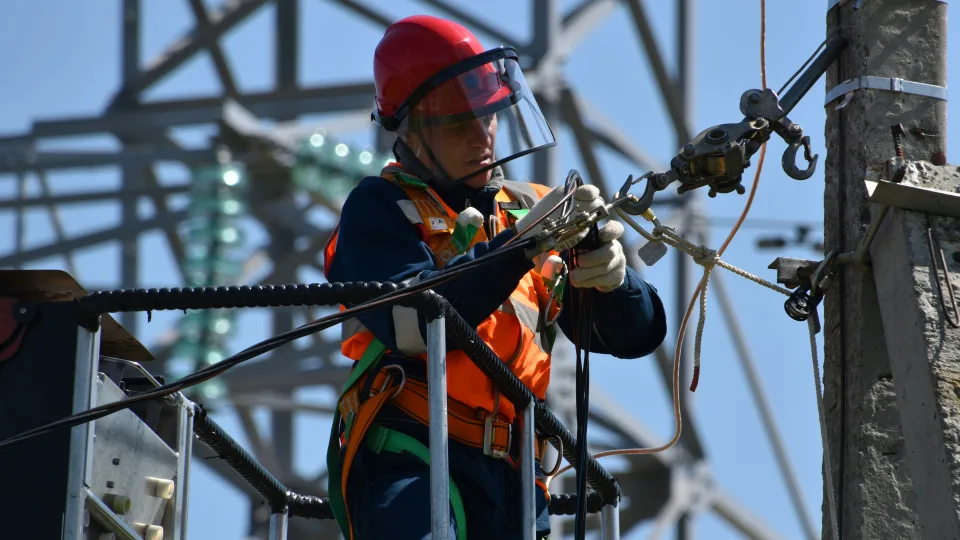 Lietuvoje sumažėjo didmeninė elektros kaina, tačiau nepriklausomų elektros tiekėjų gyventojams siūlomos kainos išliko panašiame lygyje kaip ir anksčiau