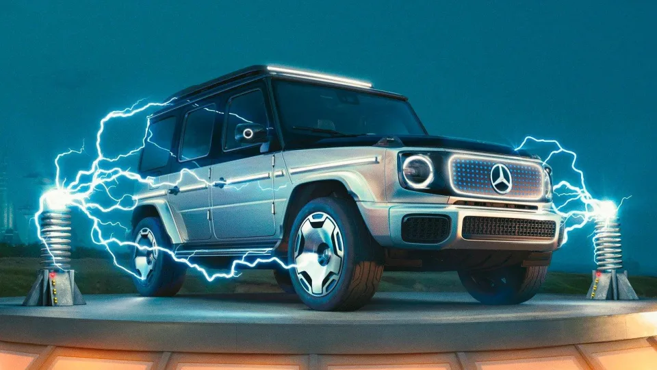 Tokį vaizdelį ant užšalusios upės pamatysite ne kasdien: „Mercedes-Benz“ išplatino vaizdo įrašą, kur galite pamatyti kas išdarinėjama su elektriniu G klasės modeliu