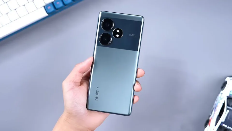 „Realme“ atskleidė, kiek kainuos ryškiausio pasaulyje ekrano keitimas naujojo „GT Neo6 SE“ telefono savininkams, kaina gerokai žemesnė nei galvojate