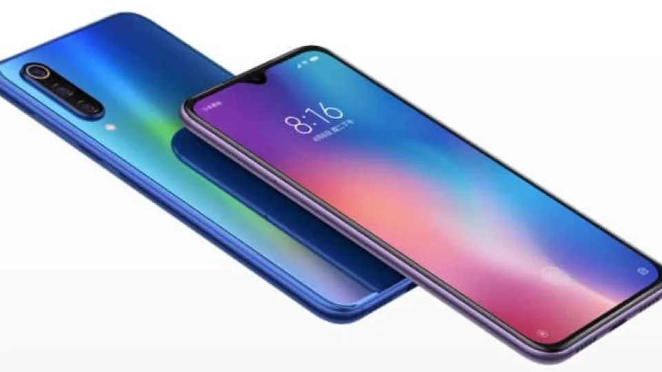 „Xiaomi“ pristatė ir vidutinės klasės „Mi 9“ variantą