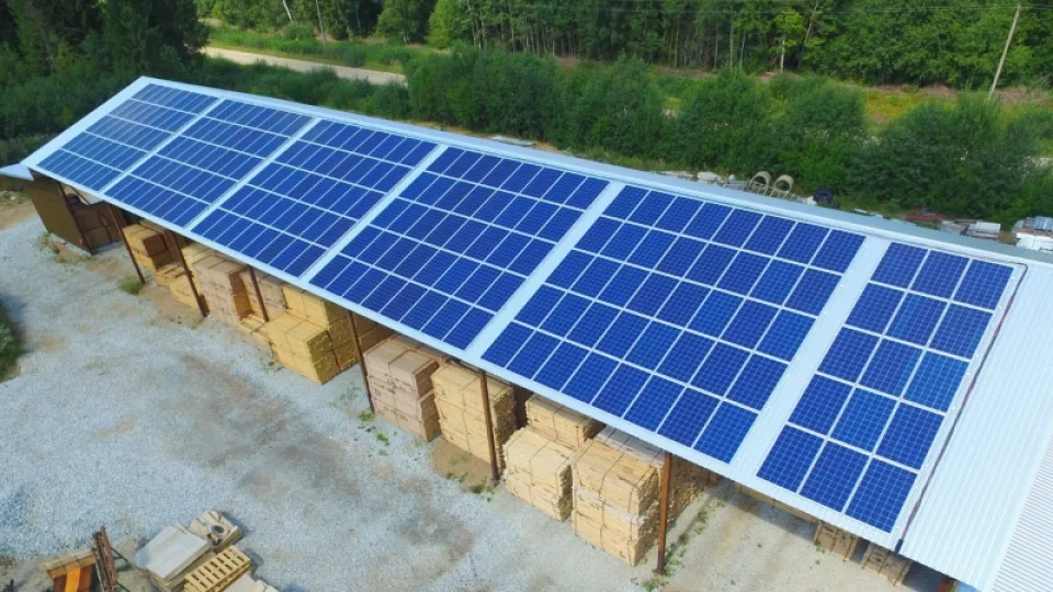 Ryškūs atsinaujinančios energetikos įmonės „Smartecon“ 2023-ieji: augantis veiklos spektras ir inovatyvūs sprendimai