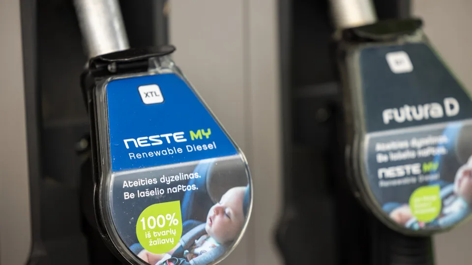 Tobulas metas šturmuoti degalines: šalyje ir toliau pinga degalai, tokių žemų kainų nebuvo jau seniai