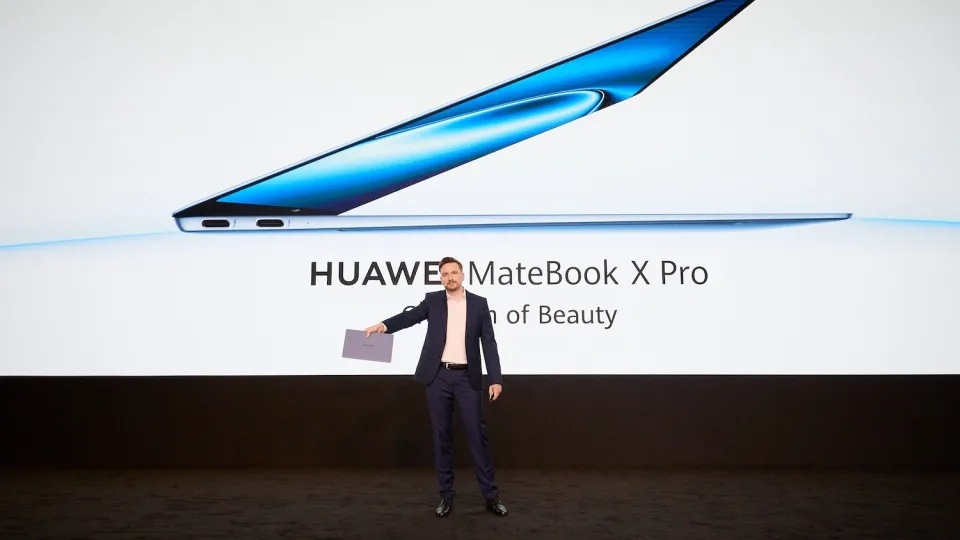Dubajuje „Huawei“ pristatė naujus inovatyvius produktus: dėmesys dizainui ir sveikatos stebėjimui