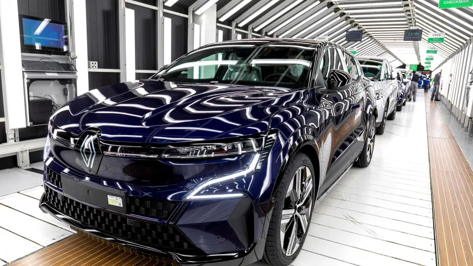 Žiedinė ekonomika įsitvirtina automobilių rinkoje – prie „Renault Group“ įmonės jungiasi naujas partneris