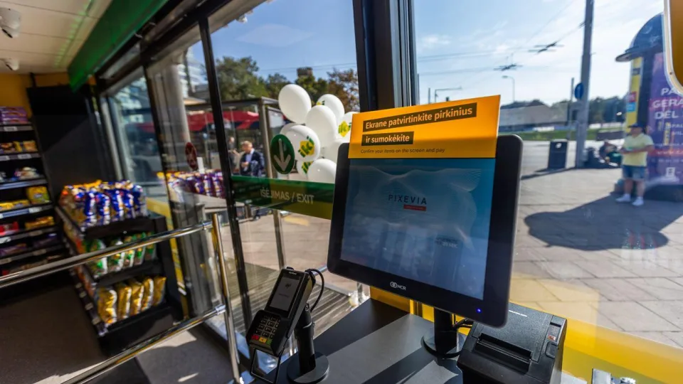 Pirkėjai to nepamatys: autonominės „Iki“ parduotuvės užkulisiuose – moderniausios sistemos ir pinklės ilgapirščiams
