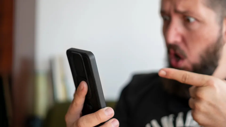 Dirbtinis intelektas jau perprato lietuvių kalbą: telefoniniai sukčiai jau prabyla ir jūsų artimųjų balsais