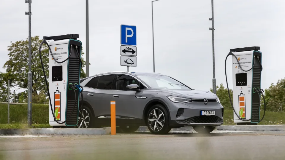 „Elektrum Drive“ išbandė daugiau nei 50 Baltijos šalyse parduodamų elektromobilių modelių pagal jų efektyvumą mūsų klimato ir eismo sąlygomis