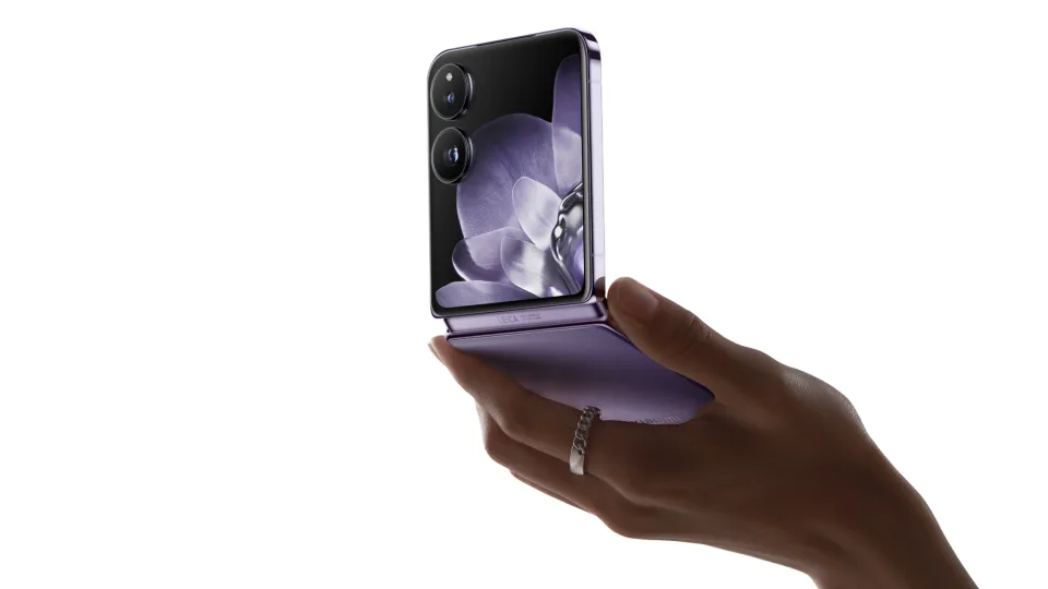 Aiškėja, kada bus pristatytas naujasis „Xiaomi Mix Flip 2“ atlenkiamas modelis, jau žinomos ir specifikacijos