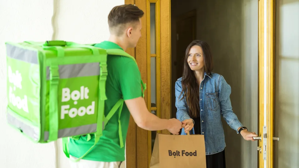 Aptarnavimo srityje dirbantys užsieniečiai atsidūrė Seimo akiratyje: svarstomi pokyčiai