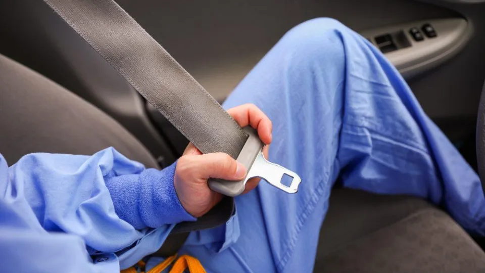 Tai yra kiekvieno automobilio dalis ir gali tapti išsigelbėjimo katastrofinės situacijos metu: apie tokią galimybę nežino daugelis vairuotojų, sužinokite, kokia ji