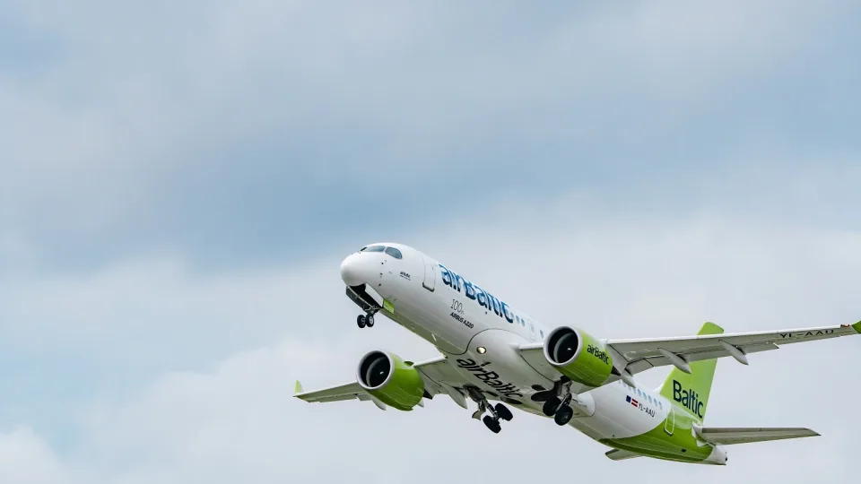 Pirmaujanti Baltijos šalių oro linijų bendrovė „airBaltic" planuoja plėtrą: pasinaudojo turėta pasirinkimo sandorio teise įsigyti dar dešimt „Airbus A220-300" lėktuvų