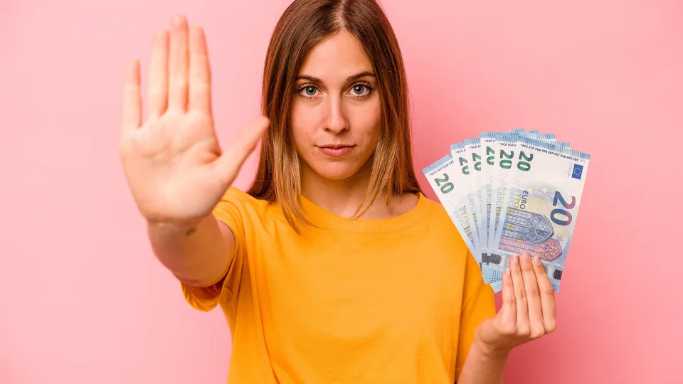 Atėjo laikas atsisveikinti su grynaisiais pinigais: norvegai rodo, kad gyventi galima ir be grynųjų, ekspertai prognozuoja netrukus įvyksiantį ir visišką jų išnykimą