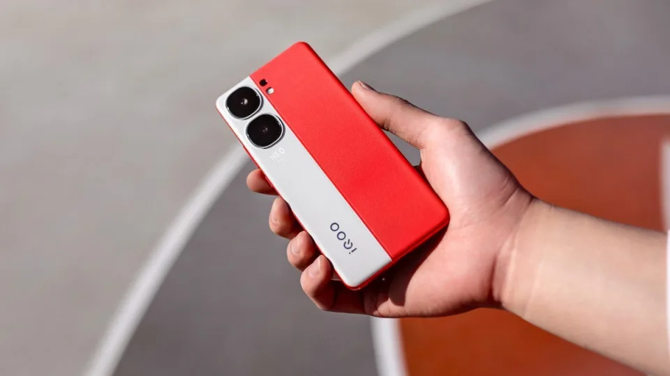 Daugėja informacijos apie naująją „iQOO Neo10 Pro+“ išmanųjį telefoną, pristatymas dar šį mėnesį