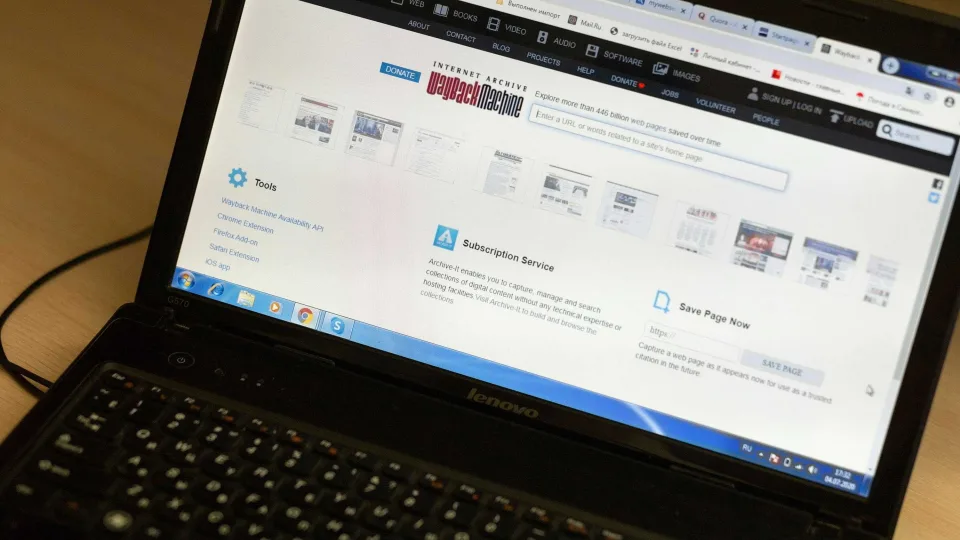 Internetas yra neišsenkantis informacijos šaltinis, tačiau jis nėra toks amžinas, kaip gali atrodyti: nykstantis internetas grasina sunaikinti mūsų istoriją, kas daroma dėl jo išsaugojimo?