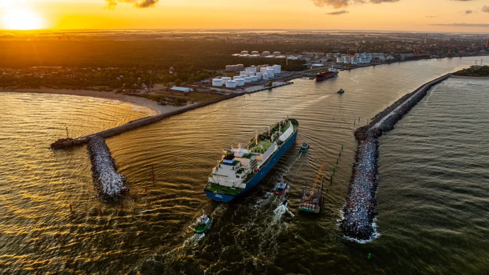 Augant gamtinių dujų paklausai, „Elenger“ pradėjo naudoti dujų saugyklas Lenkijoje ir Vokietijoje: iš bet kurios šių saugyklų dujos galės būti tiekiamos ir Lietuvos rinkai