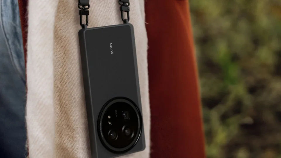 „Sharp“ drebina išmaniųjų telefonų rinką: japonai pristatė naująjį „Aquos R9 Pro“ modelį su įspūdingų savybių kamerų sistema, kokios nesiūlo niekas kitas