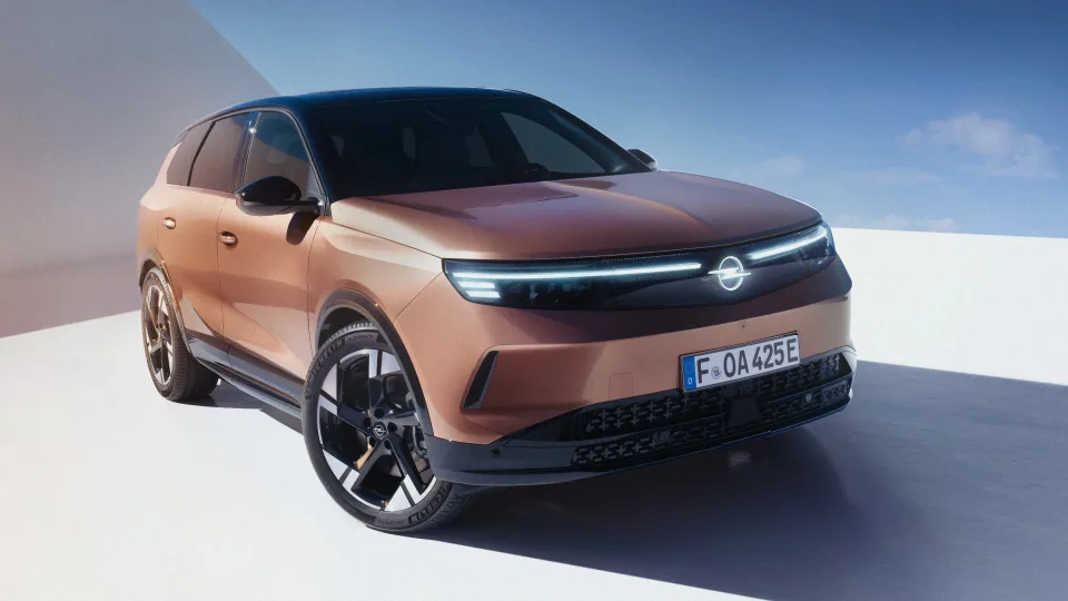 Šiuolaikinėje naujų automobilių rinkoje – didžiulis pasirinkimas: PHEV, MHEV, HEV, EV – šie trumpiniai apibūdina skirtingas elektrifikuotas galios sistemas, ką reikėtų rinktis?