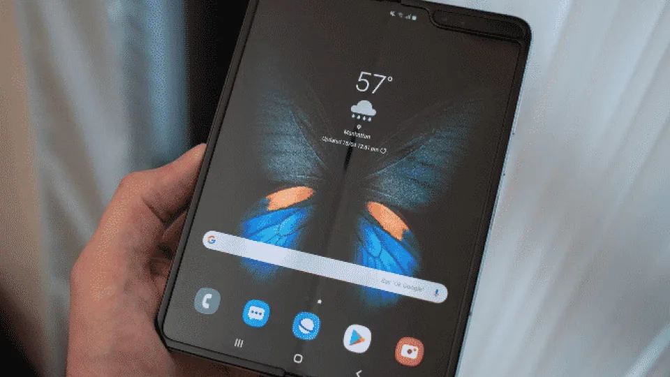 „Samsung Galaxy Fold 2“ pristatymas įvyks jau rugpjūtį: gamintojas pradėjo šio flagmano gamybą