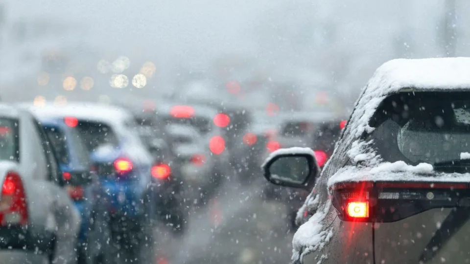 Šaltasis metų laikas automobiliams negailestingas – suskubti turėtų kiekvienas vairuotojas, nes šių veiksmų nepadarius dabar – vėliau tai gali tapti tikra kančia