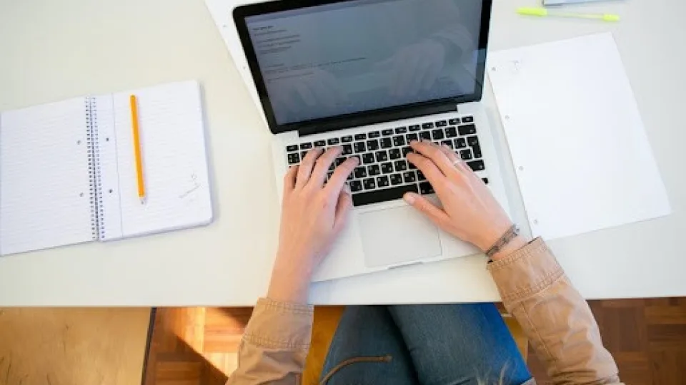 Iš visų aukštųjų mokyklų Vilniaus universitetas pasiūlė daugiausiai mokymosi programų platformoje „Kursuok“ – jos išsiskiria aukšta kokybe