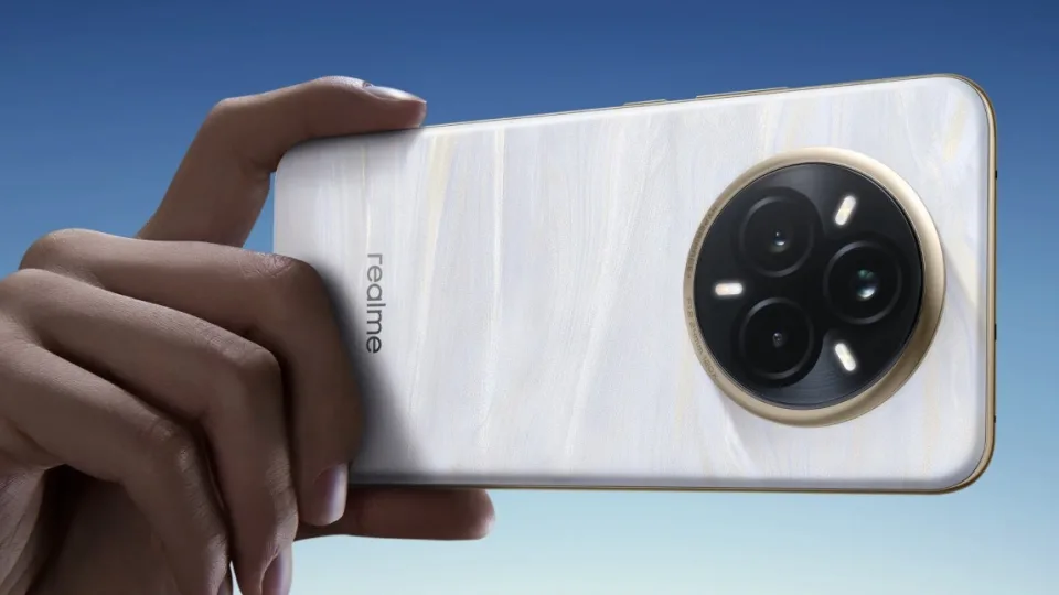 „Realme“ jau anonsuoja „Realme 15“ serijos išmaniuosius telefonus, pristatymas įvyks artimiausiu metu