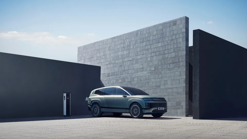 Intriguojanti naujų automobilių niša: šias transporto priemones Lietuvoje itin vertina gausesnės šeimos, tačiau kaip ji atrodys su elektros pavara?