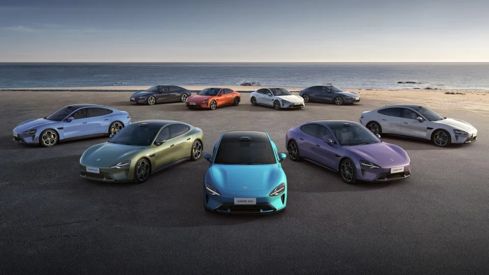 „Xiaomi“ fiksuoja fantastiškus savo elektrinio automobilio pardavimus: vos tik prasidėjus 2025 metams – peržengta dar viena simbolinė riba