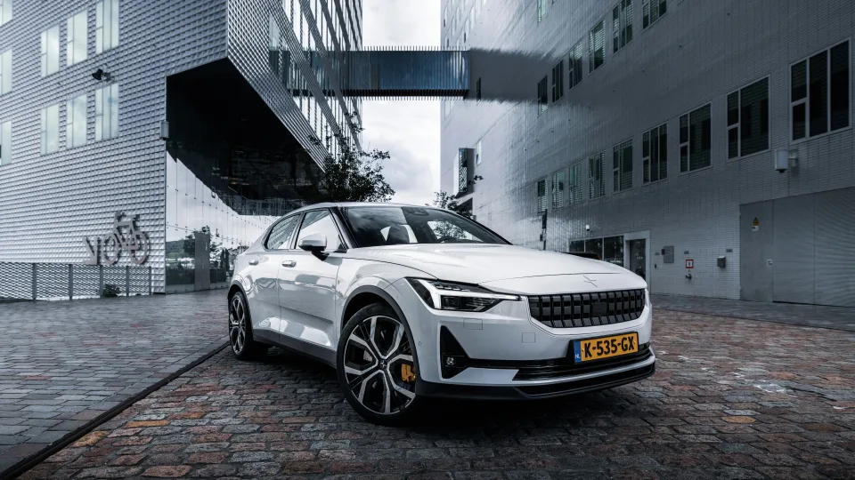 Velniop tuos vidaus degimo varikliais varomus automobilius - ekspertai sako, jog elektromobiliai netrukus bus įperkami kiekvienam iš mūsų