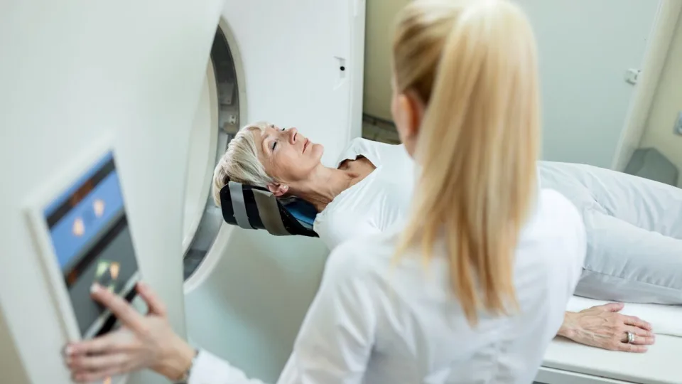 Gydytojai įvardijo tyrimą, kuris nepakeičiamas galvos ir nugaros smegenų ligų diagnostikoje: pasakė, į ką būtina atkreipti dėmesį daugeliui mūsų