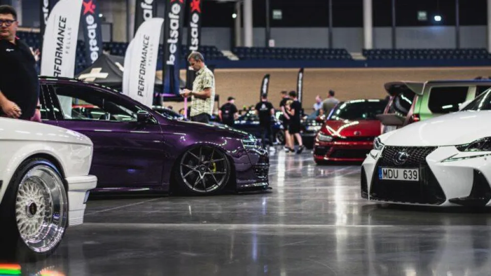 Gražūs, išskirtiniai ir nepriekaištingai prižiūrėti automobiliai visada traukia akį: „Febi Auto Show“ - nuo idėjos iki automobilių kultūros fenomeno