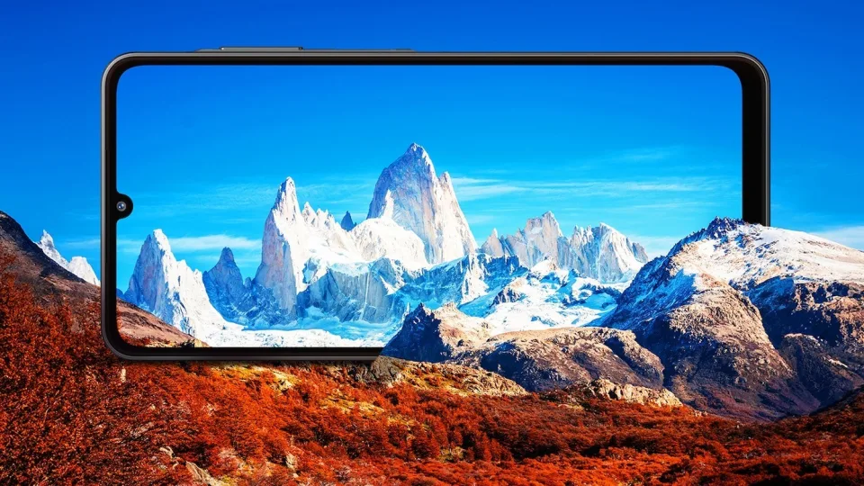 Oficialiai pristatytas naujasis „Samsung Galaxy A06 5G“ išmanusis telefonas – tai pirmasis toks pigus bendrovės 5G modelis