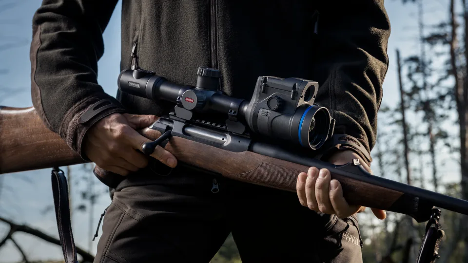 Lietuviškos bendrovės „Yukon Group“ optinis prietaisas pelnė prestižinį apdovanojimą: pripažinimas skirtas „Thermion 2 LRF XL50“ optiniam prietaisui