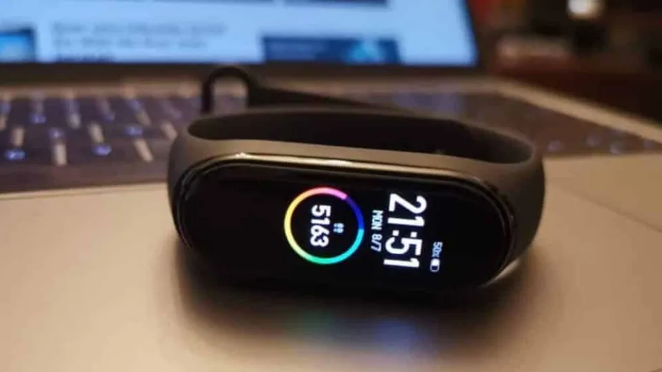 Kaip pakeisti kalbą išmaniojoje „Xiaomi Mi Band 4“ apyrankėje?