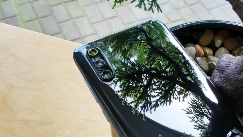 Kinijoje neįtikėtinai žema „Xiaomi Mi 9“ kaina, o taip pat ir daugybė papildomų akcijų ir konkursų