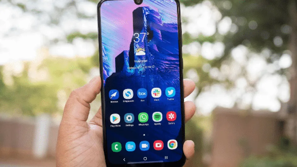 „Samsung“ ruošia naują „Galaxy A50“ modelį, aiškėja daugiau detalių
