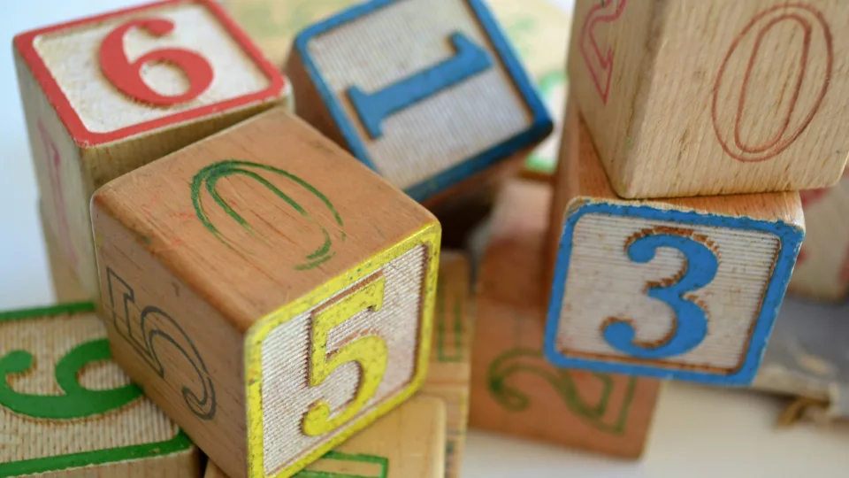 Gyvenimo pamokos užkoduotos skaičiuje: numerologai atskleidžia, ar tai prakeiksmas ar stiprybės dovana