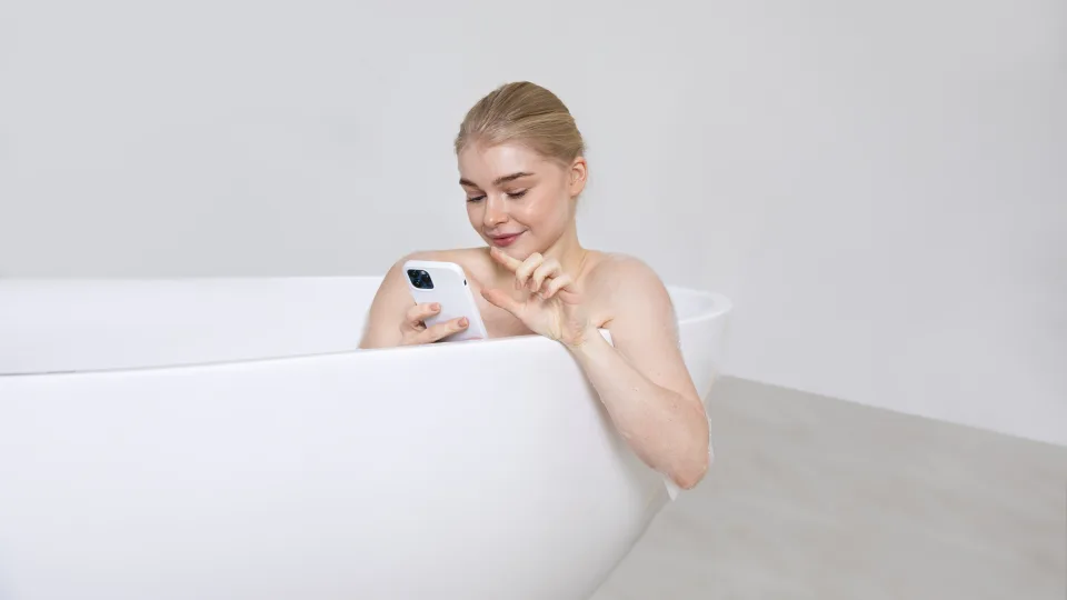 Dermatologų patvirtinta: tinkama vonia žiemą gali sumažinti odos sausumą ir paraudimą