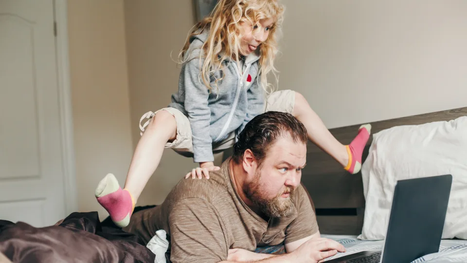 Šalčiai sukausto šalį, mokyklos užsidaro: sužinokite, kokias teises iš tikrųjų turi tėvai